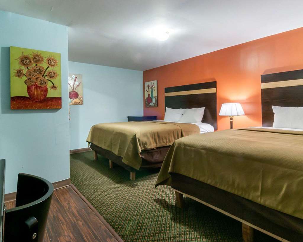 Rodeway Inn & Suites Inkster Room photo